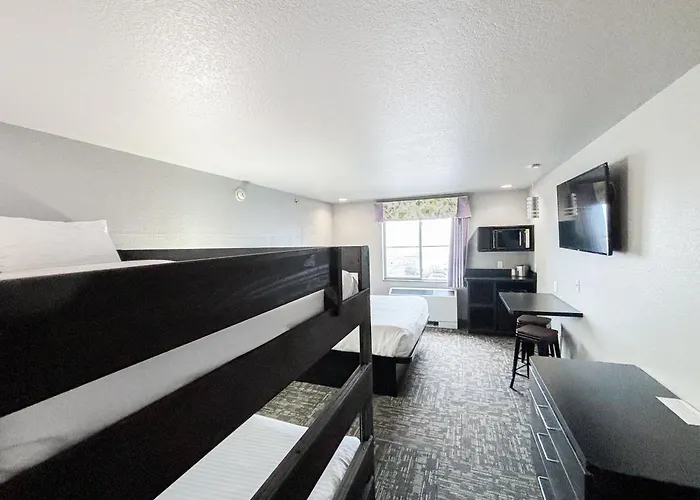 Metropolis Resort - Eau Claire